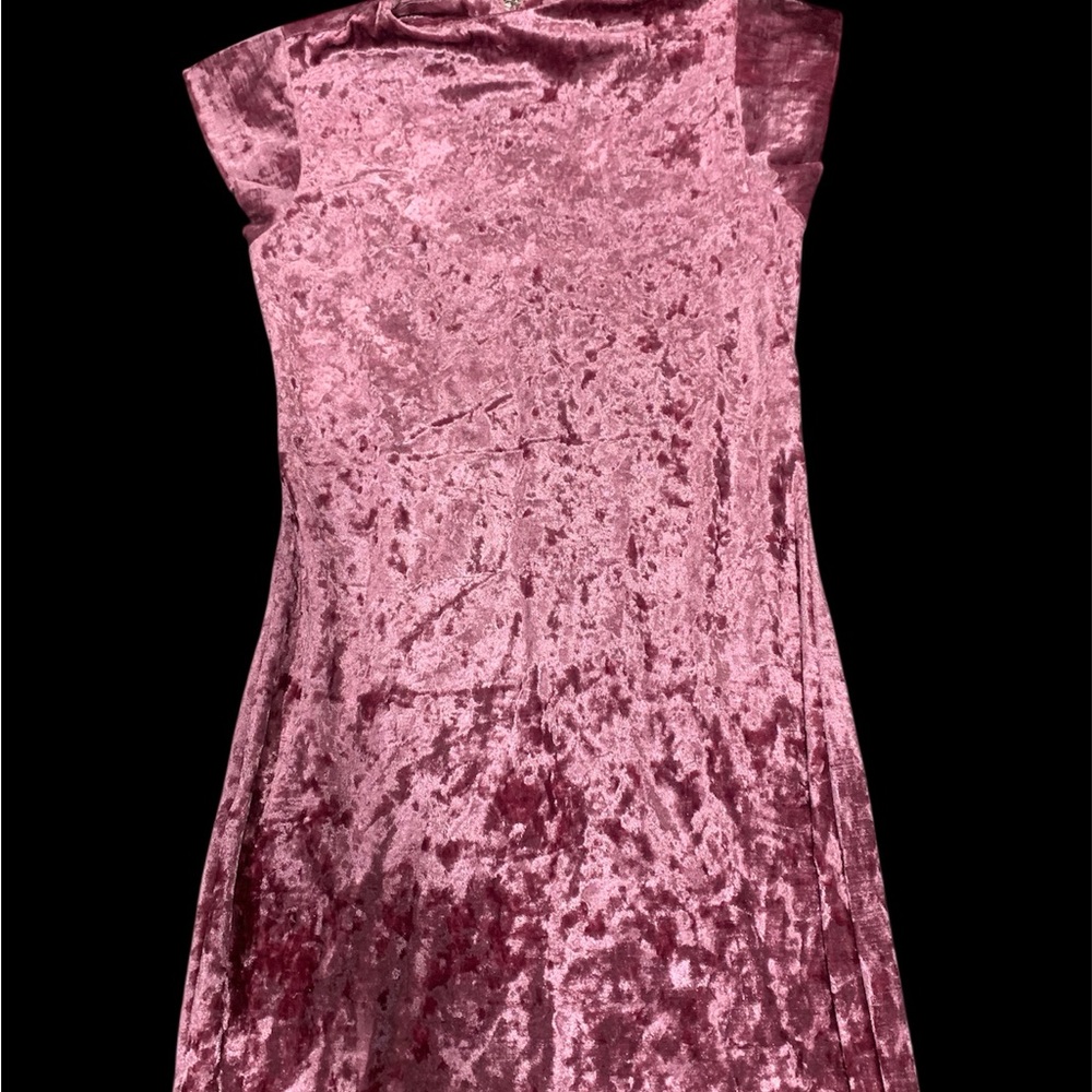 San Joy Blush Velvet Midi Dress